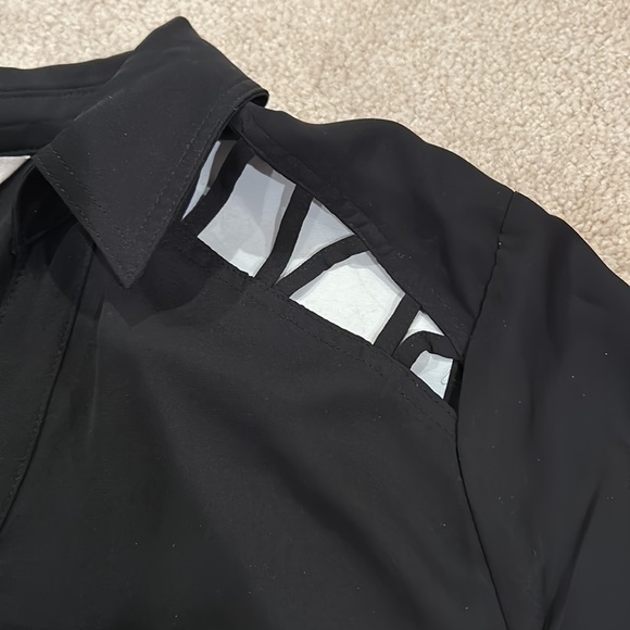 Candie's Black Cut Out Shoulder Button Up Top - Picture 3 of 4